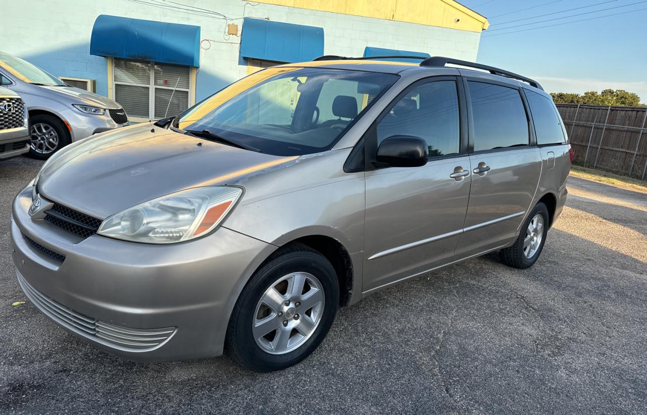 2005 Toyota SIENNA CE