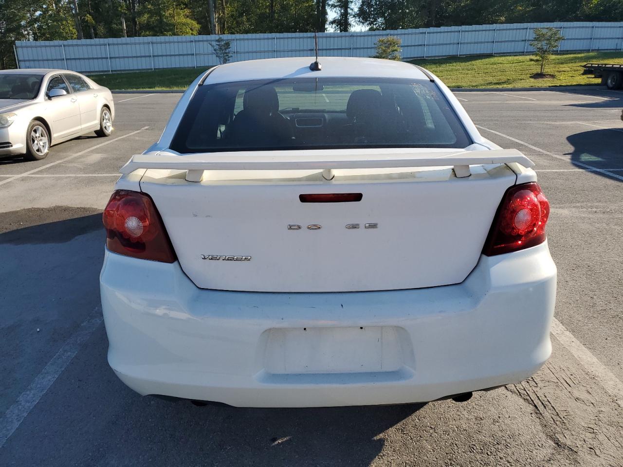 Lot #2883160278 2014 DODGE AVENGER SE