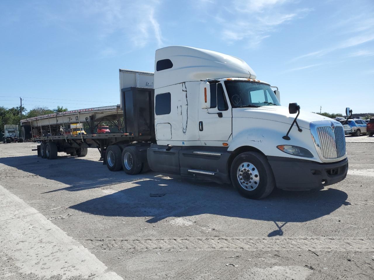 International LF687 2017 ProStar+