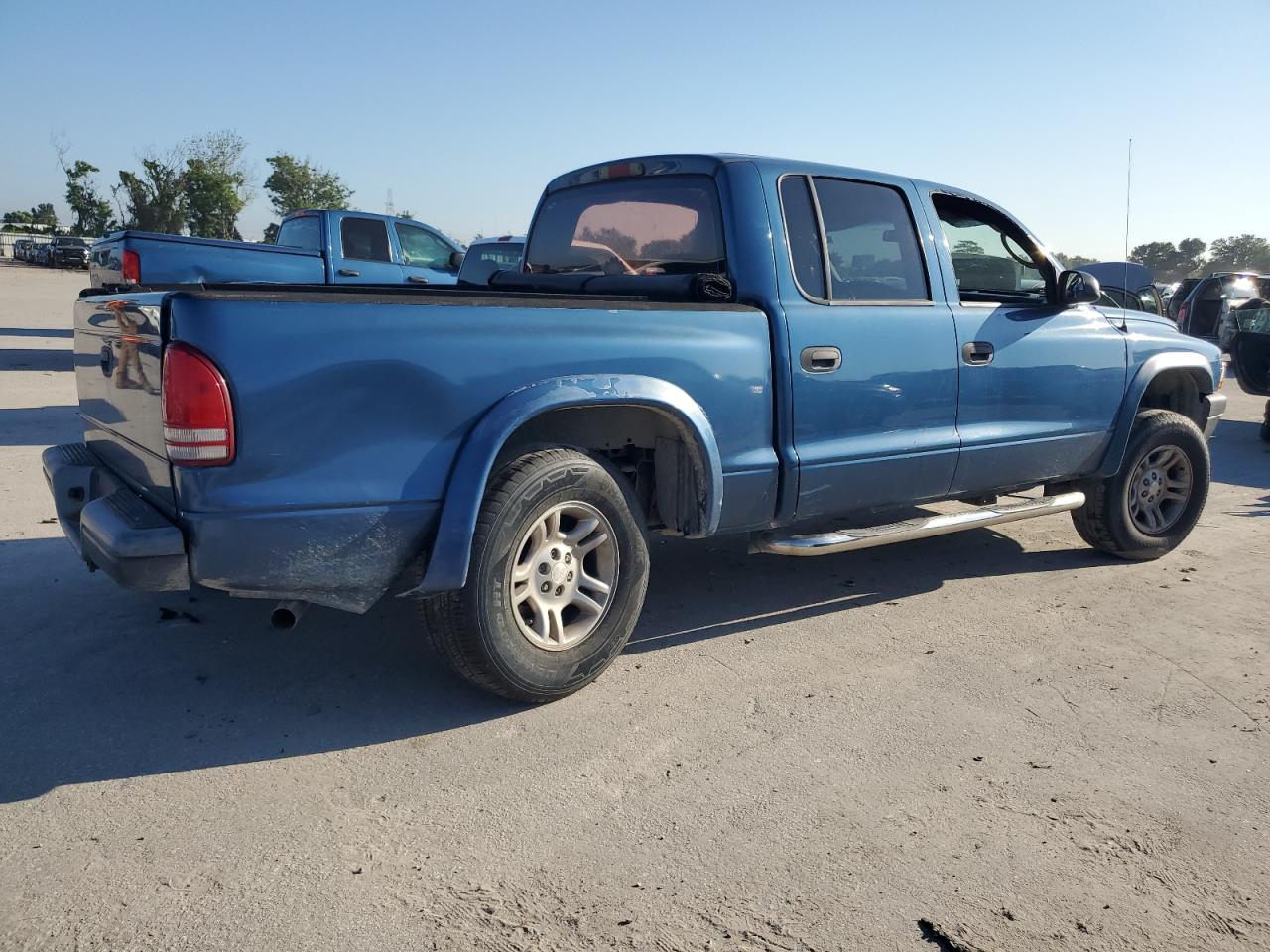 Lot #2843339638 2004 DODGE DAKOTA QUA