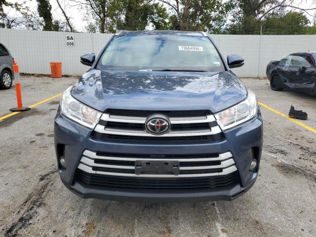 VIN 5TDKZRFH8HS520732 2017 Toyota Highlander, SE no.5