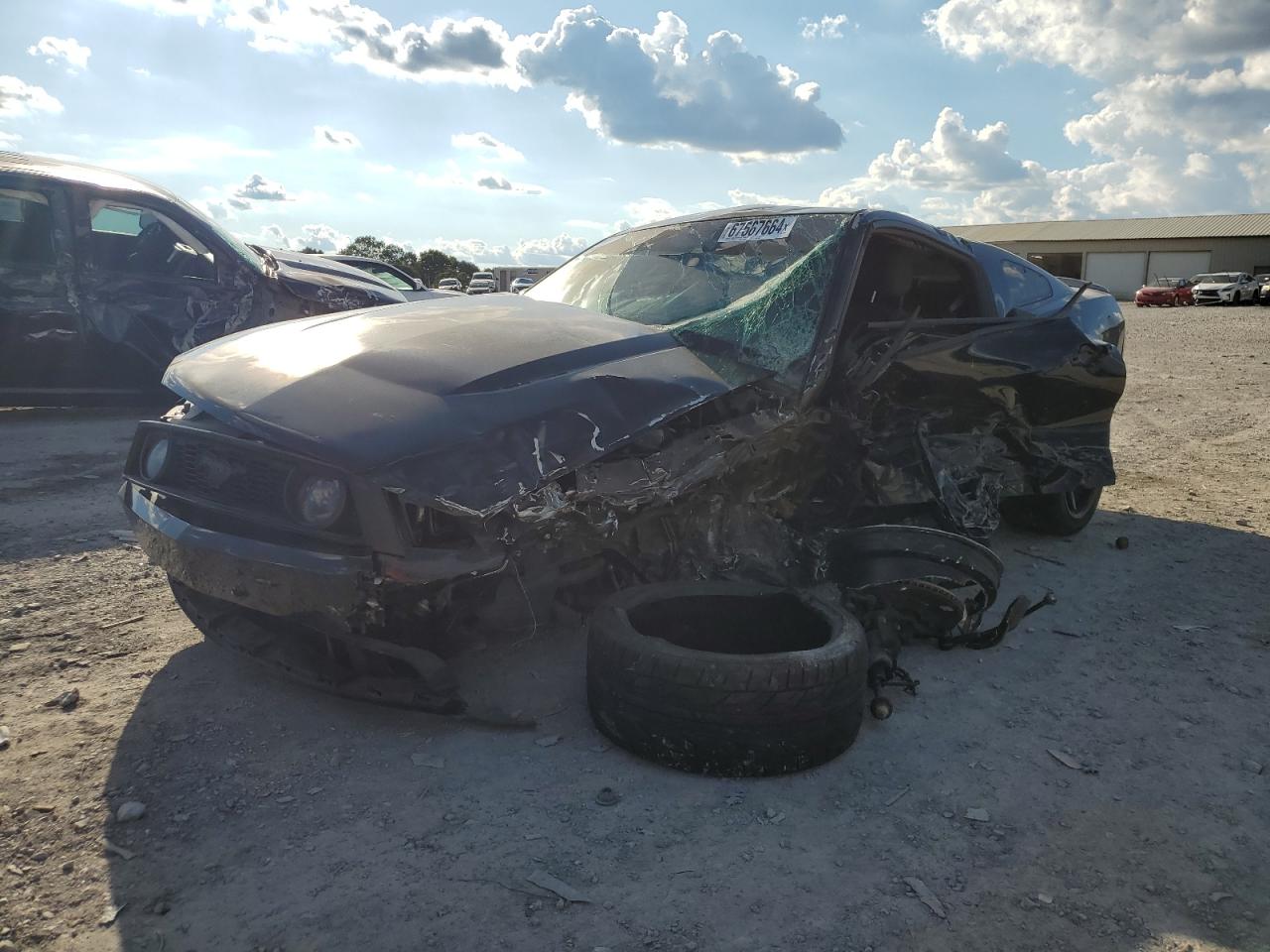  Salvage Ford Mustang