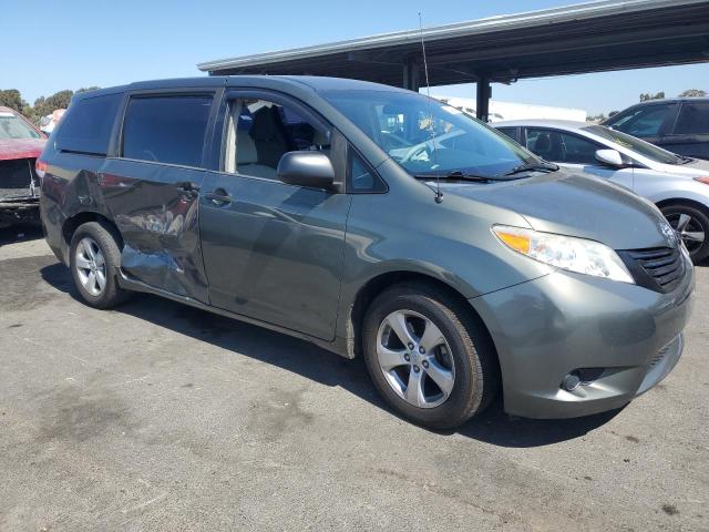 VIN 5TDZK3DC9DS318418 2013 Toyota Sienna no.4