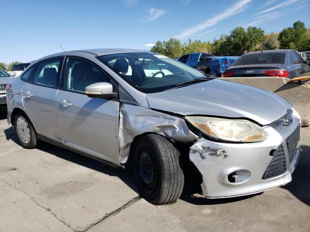 VIN 1FADP3F22DL327663 2013 Ford Focus, SE no.4