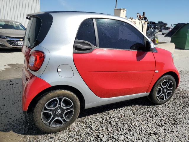 VIN WMEFJ9BA4JK307499 2018 SMART FORTWO no.3