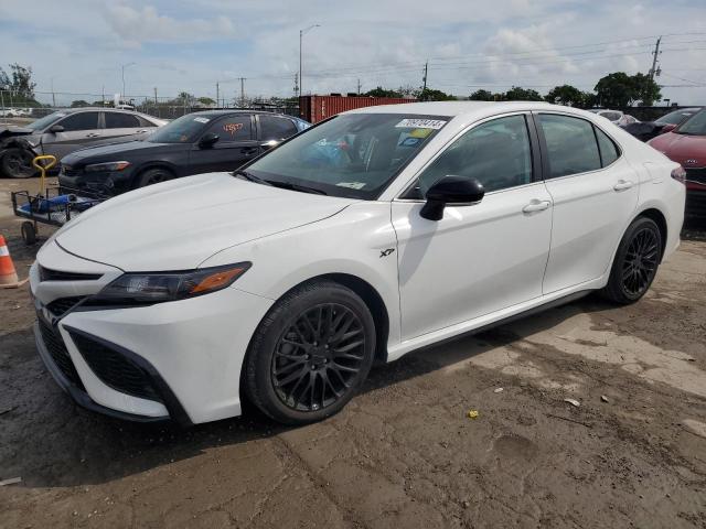 Vin: 4t1g11akxpu757732, lot: 70970414, toyota camry se night shade 2023 img_1