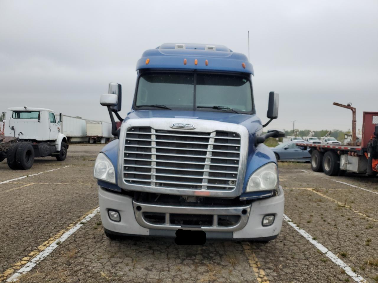 Lot #2886216610 2013 FREIGHTLINER CASCADIA 1