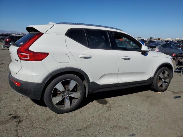 VIN YV4162UK2K2134393 2019 Volvo XC40, T5 Momentum no.3