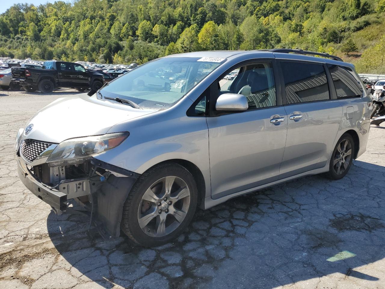 Lot #2960141204 2013 TOYOTA SIENNA SPO