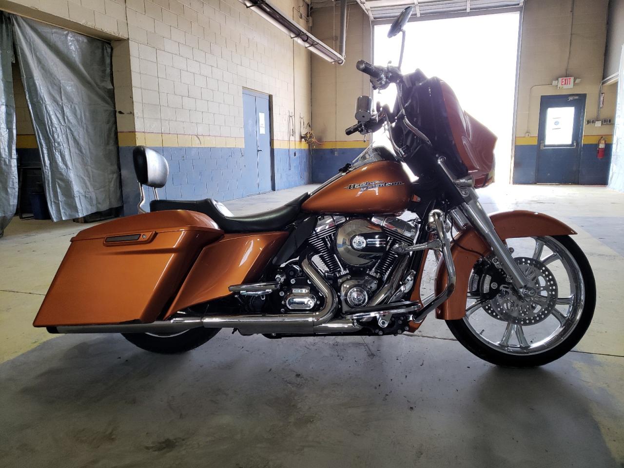 Harley Davidson Street Glide 2014 FLHX103