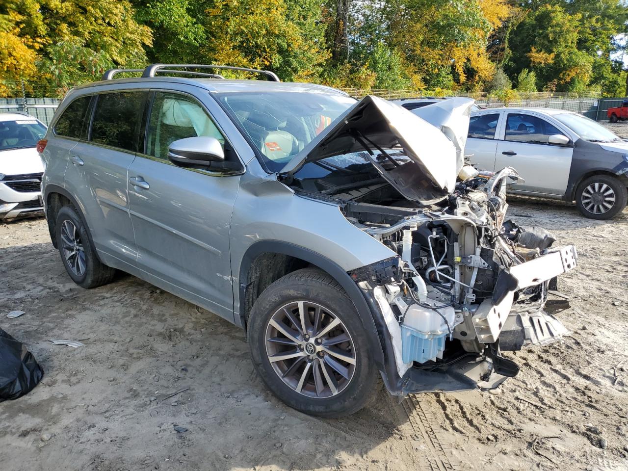 Lot #2928696762 2017 TOYOTA HIGHLANDER