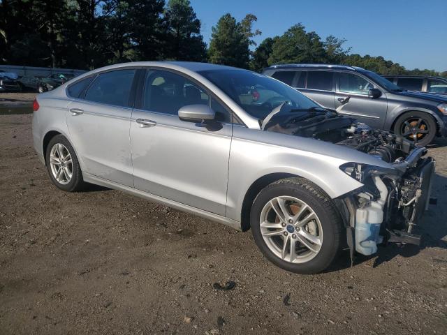 VIN 3FA6P0H71JR135616 2018 Ford Fusion, SE no.4