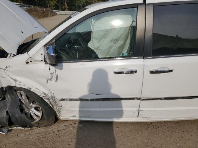2016 CHRYSLER TOWN & COU - 2C4RC1GG0GR174965