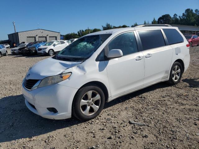 2011 TOYOTA SIENNA LE 2011