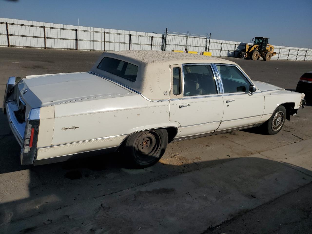 CADILLAC BROUGHAM 1991 white  gas 1G6DW5478MR706433 photo #4