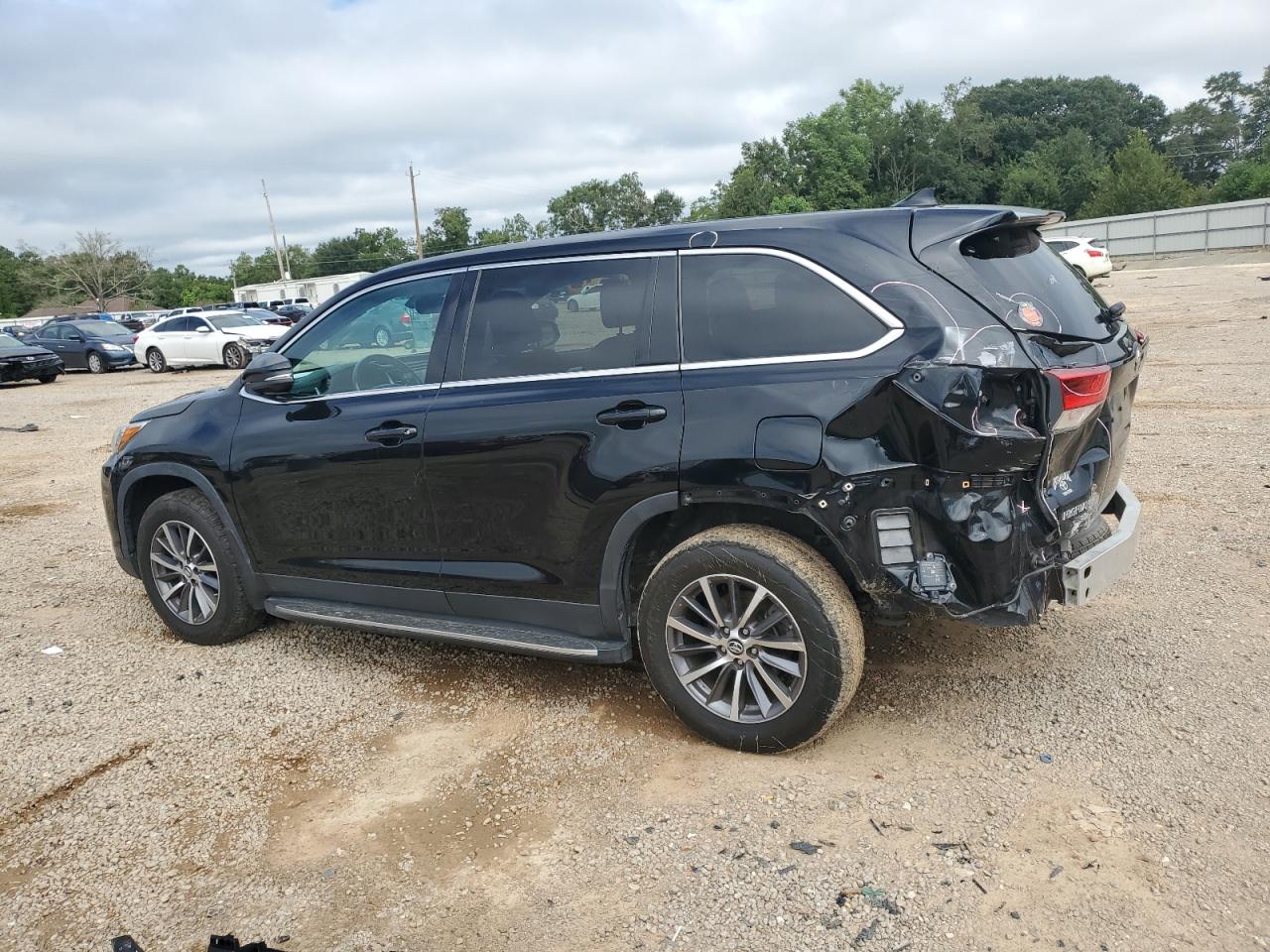 Lot #2819283233 2019 TOYOTA HIGHLANDER