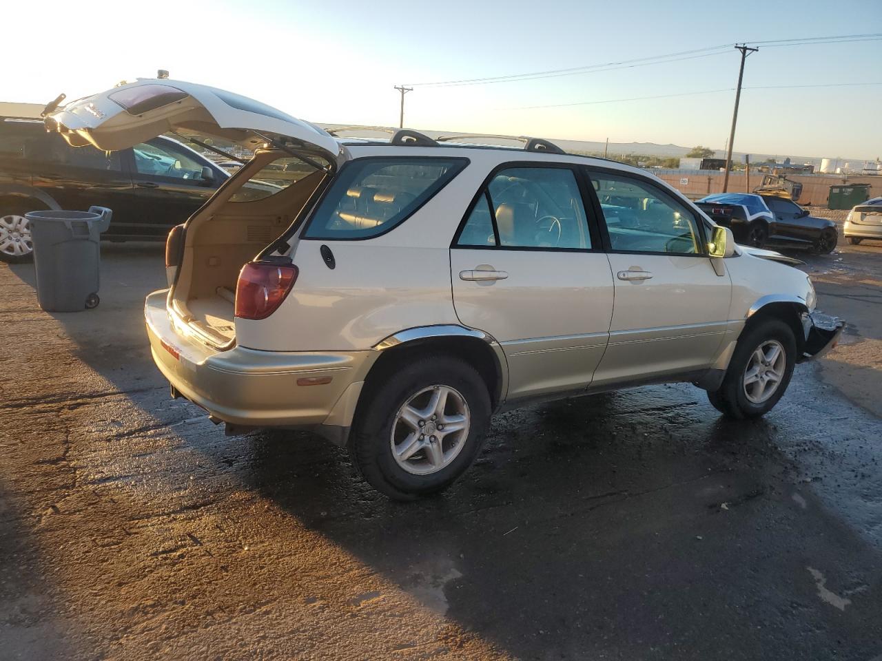 Lot #2862006665 2000 LEXUS RX 300