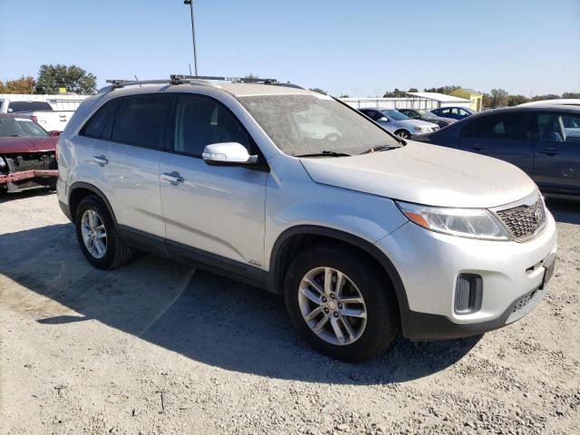 VIN 5XYKTDA72FG605529 2015 KIA Sorento, LX no.4