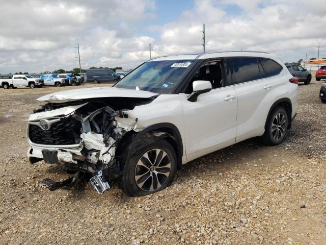 VIN 5TDGZRAH1LS017677 2020 Toyota Highlander, Xle no.1