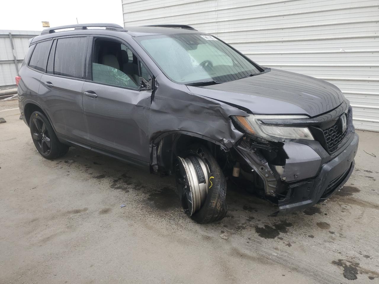 Lot #2898300921 2019 HONDA PASSPORT E