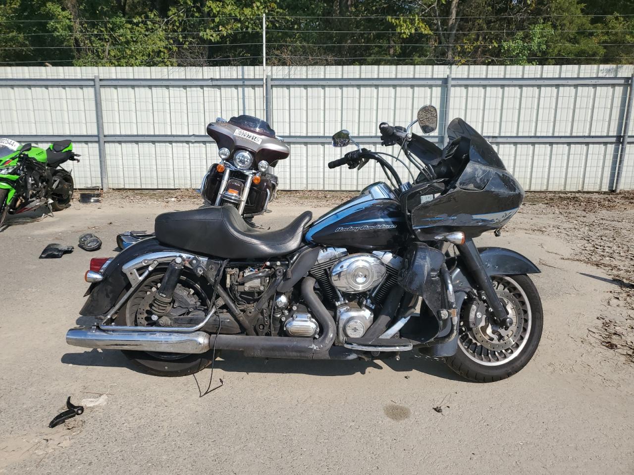 Harley Davidson Road Glide Ultra 2013 FLTRU103