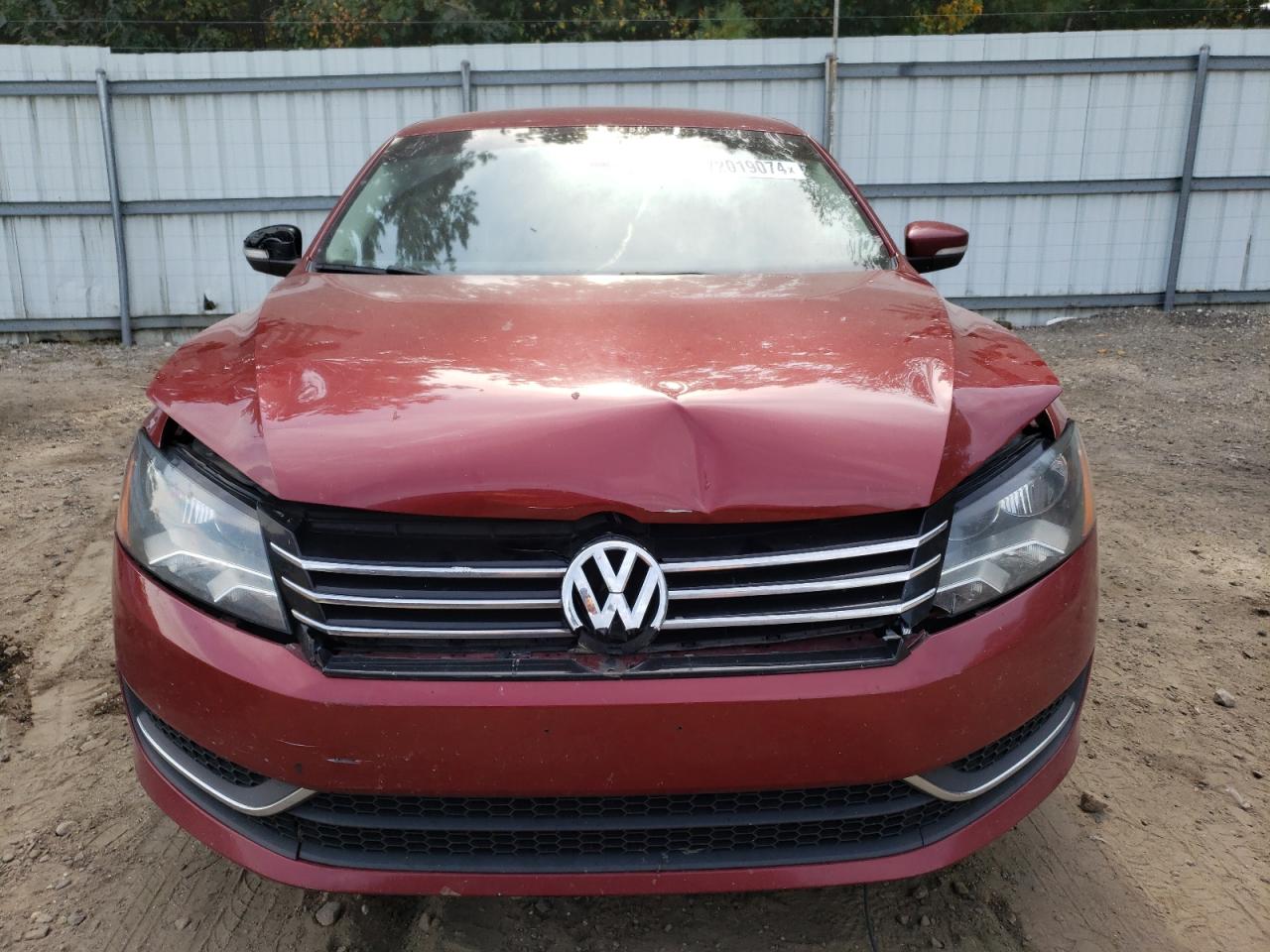 Lot #2862390997 2015 VOLKSWAGEN PASSAT S