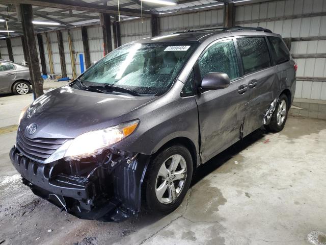 VIN 5TDKK3DC5FS623211 2015 Toyota Sienna, LE no.1