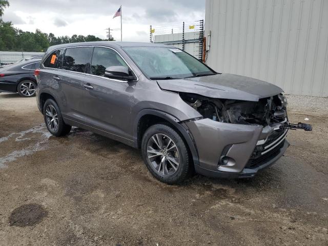 VIN 5TDZARFH7JS035994 2018 Toyota Highlander, LE no.4