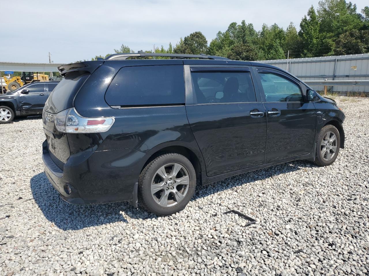 Lot #2969894935 2019 TOYOTA SIENNA SE