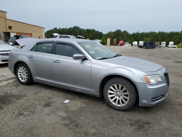 VIN 2C3CCAAG4DH627134 2013 Chrysler 300 no.4