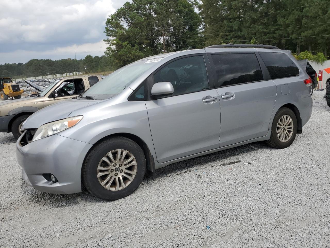 Toyota Sienna 2011 Q grade