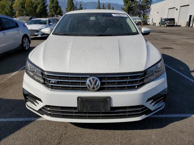 2017 VOLKSWAGEN PASSAT R-L 1VWDT7A38HC069228  72696474