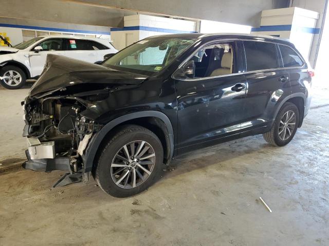 VIN 5TDJZRFH8HS456963 2017 Toyota Highlander, SE no.1