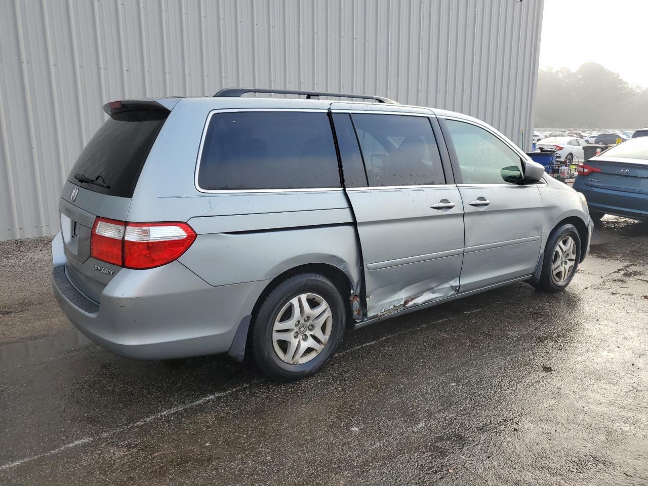 Lot #2907658600 2005 HONDA ODYSSEY EX