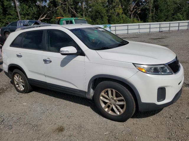 VIN 5XYKT4A70FG596507 2015 KIA Sorento, LX no.4