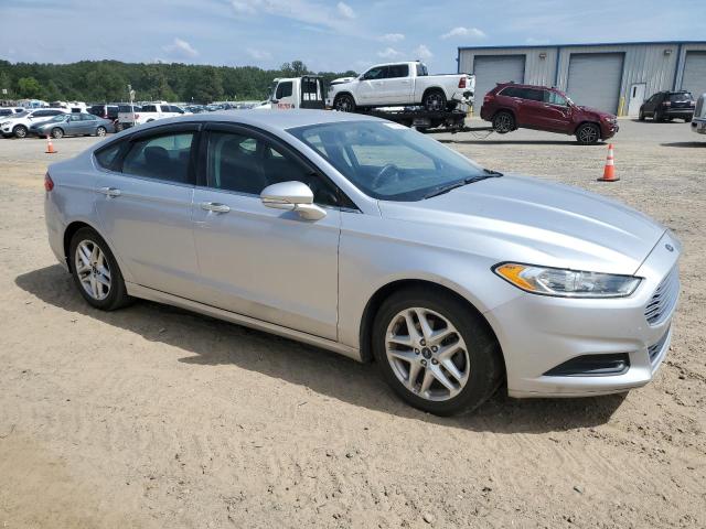 VIN 1FA6P0H78F5119228 2015 Ford Fusion, SE no.4