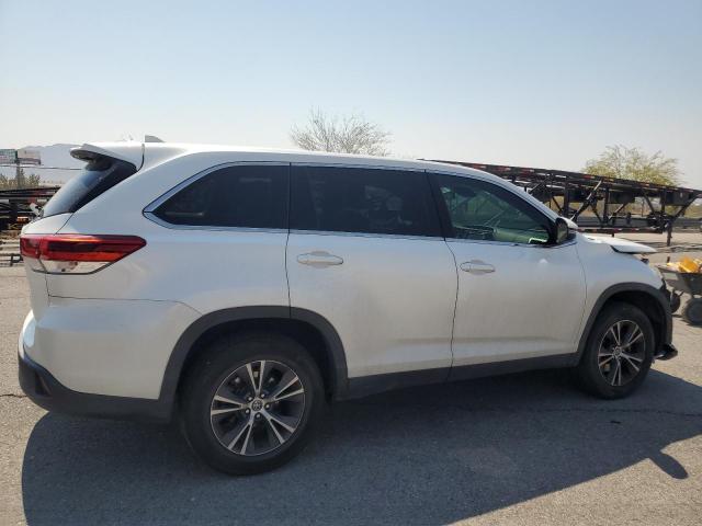 VIN 5TDZZRFH5KS333597 2019 Toyota Highlander, LE no.3