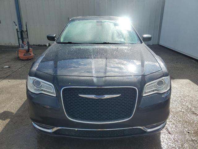 VIN 2C3CCAAG0HH582828 2017 Chrysler 300, Limited no.5