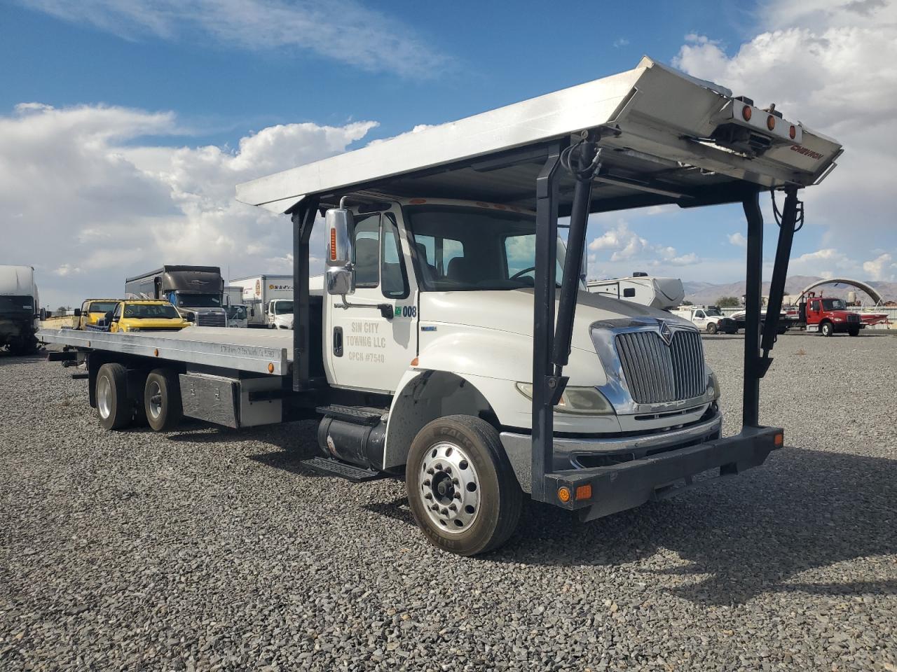 International MA035 2011 DuraStar 4400