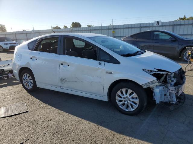 VIN JTDKN3DP8E3058561 2014 Toyota Prius no.4