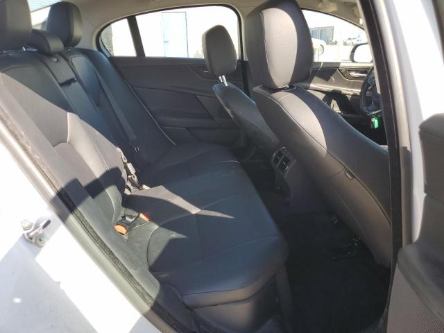 2018 JAGUAR XE PREMIUM - SAJAD4FX8JCP32379