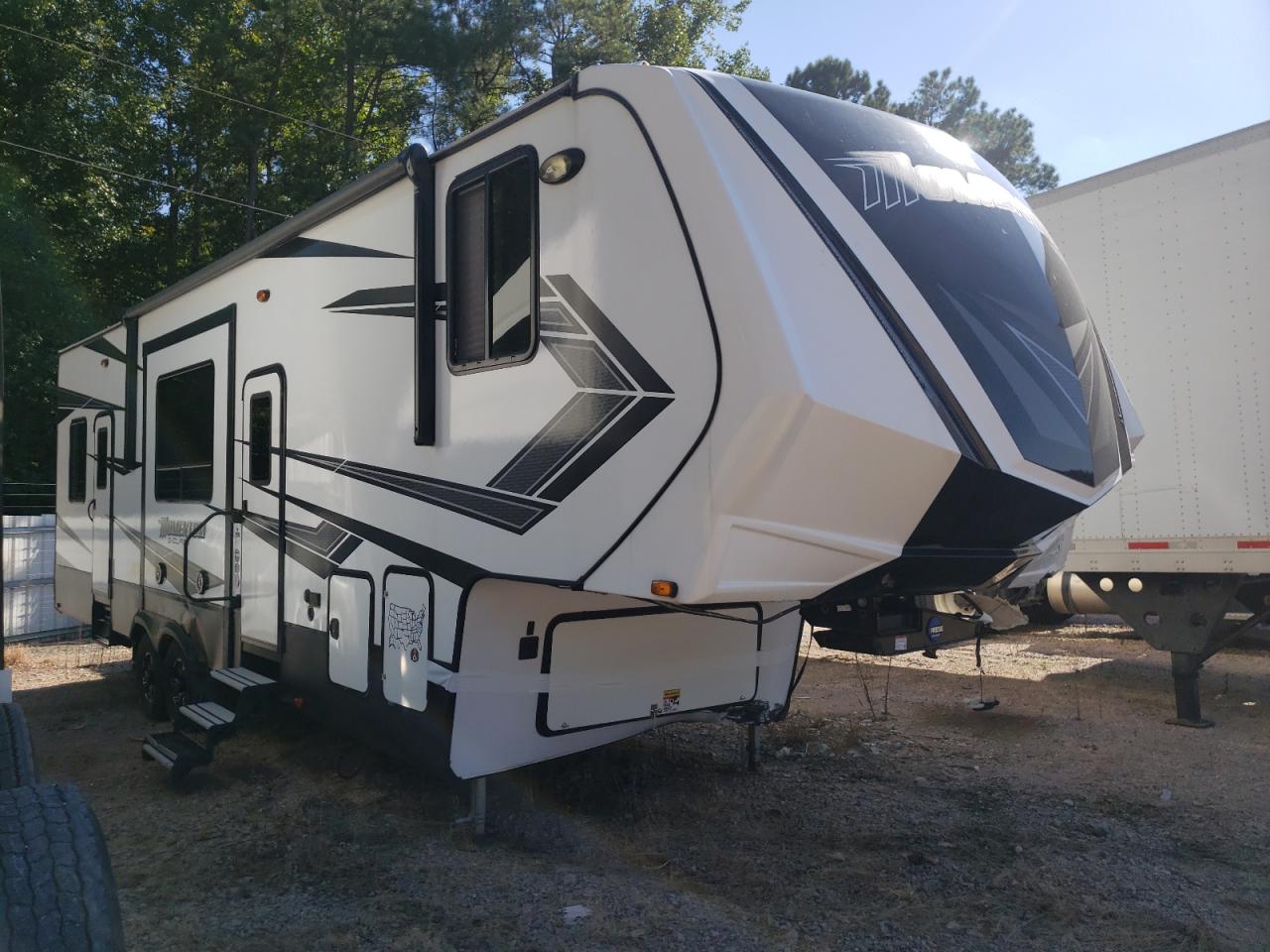 Grand Design Recreational Momentum 2020 Wide Body