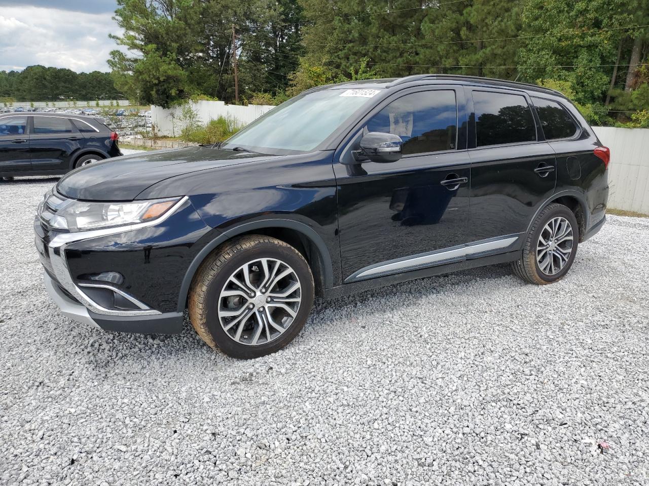 Mitsubishi Outlander 2016 MEDIUM