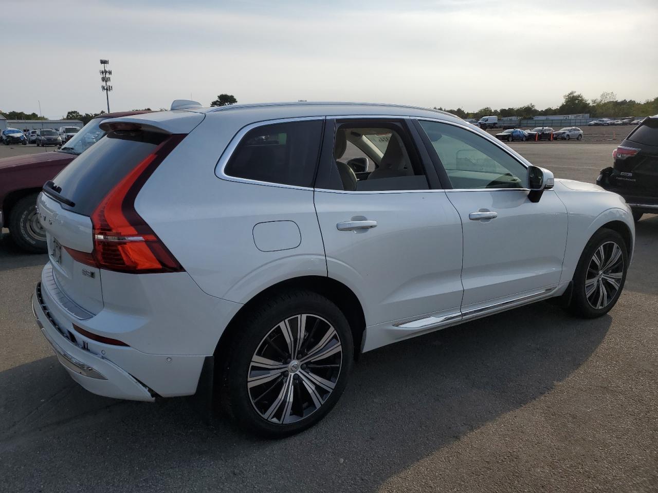 Lot #2898072279 2022 VOLVO XC60 B5 IN