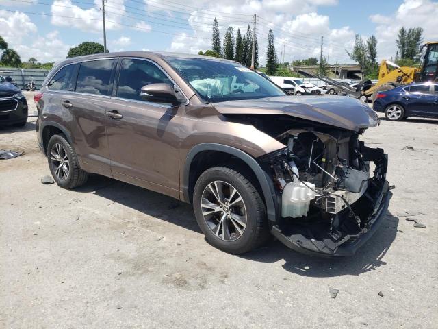 VIN 5TDZARFH0JS041541 2018 Toyota Highlander, LE no.4