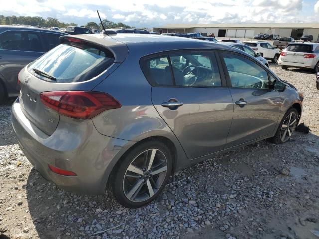 VIN KNAFX5A83H5715888 2017 KIA Forte, EX no.3