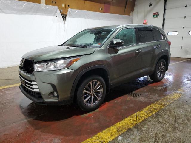 VIN 5TDJZRFH5KS955355 2019 Toyota Highlander, SE no.1