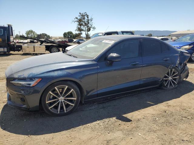 VIN 7JRL12TZ2NG175673 2022 Volvo S60, B5 Momentum no.1