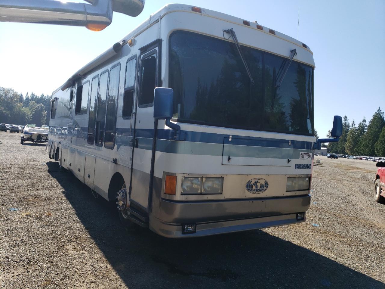 Safari Motor Coaches M Series 1996 Blue Max