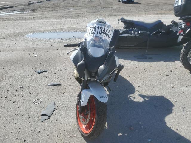 YAMAHA YZFR7 2023 white  gas JYARM38E3PA008784 photo #3